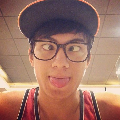 anjo damiles selfie