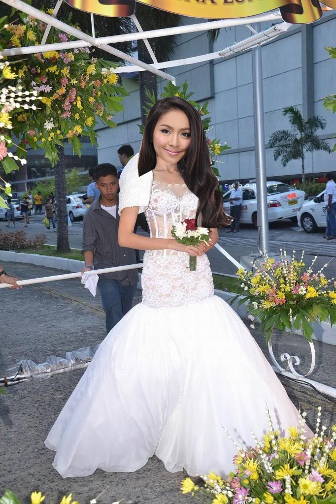 kathryn bernardo reyna de los apostoles flores de mayo