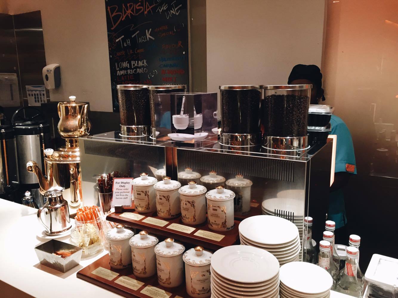 Line Shangri-La Singapore Buffet - tea and coffee