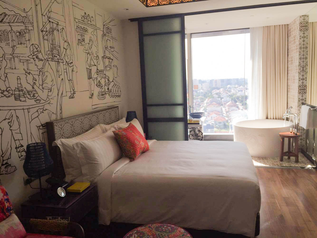 bathtub at hotel indigo singapore katong room-2