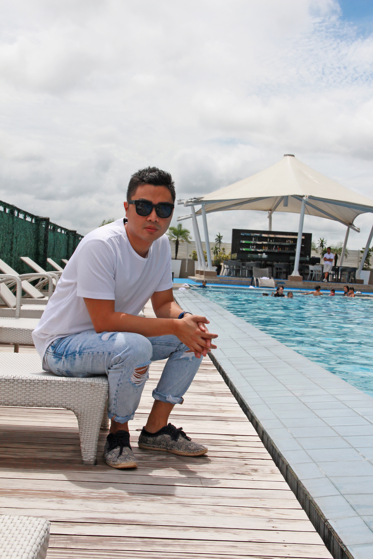 selfie photo shoot pool at the bellevue hotel manila