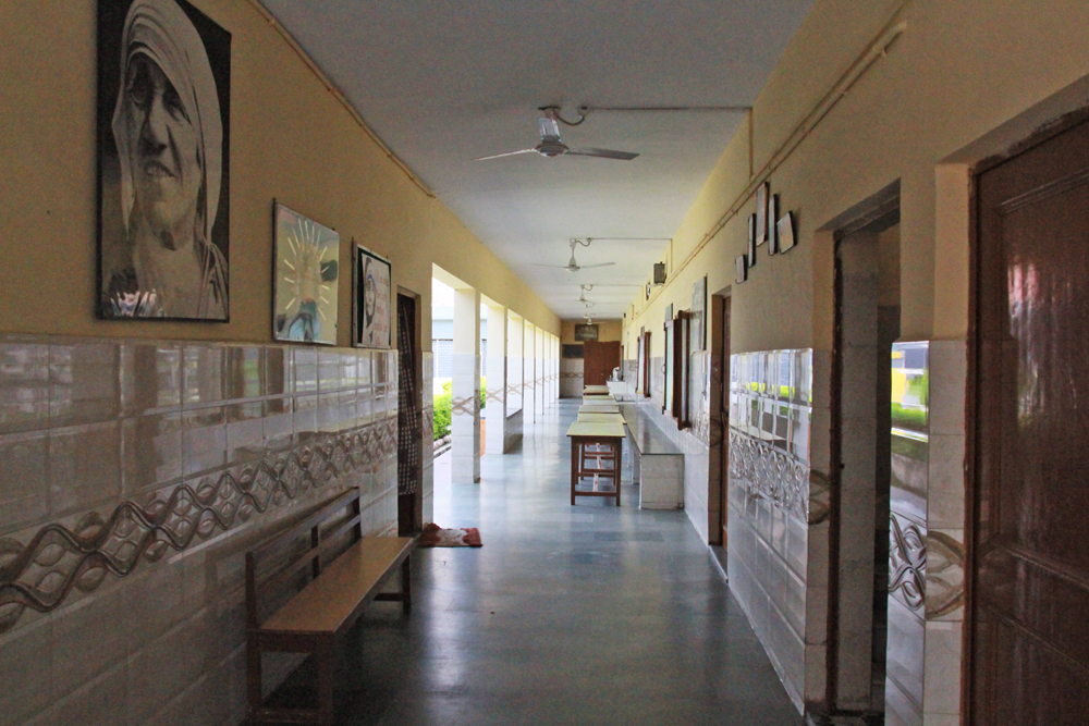 mother-teresa-agra-orphanage-sisters-of-charity-india
