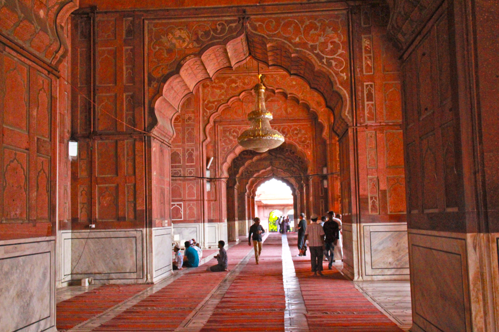 muslim-mosque-delhi-jama-masjid-solo-tour-interiors