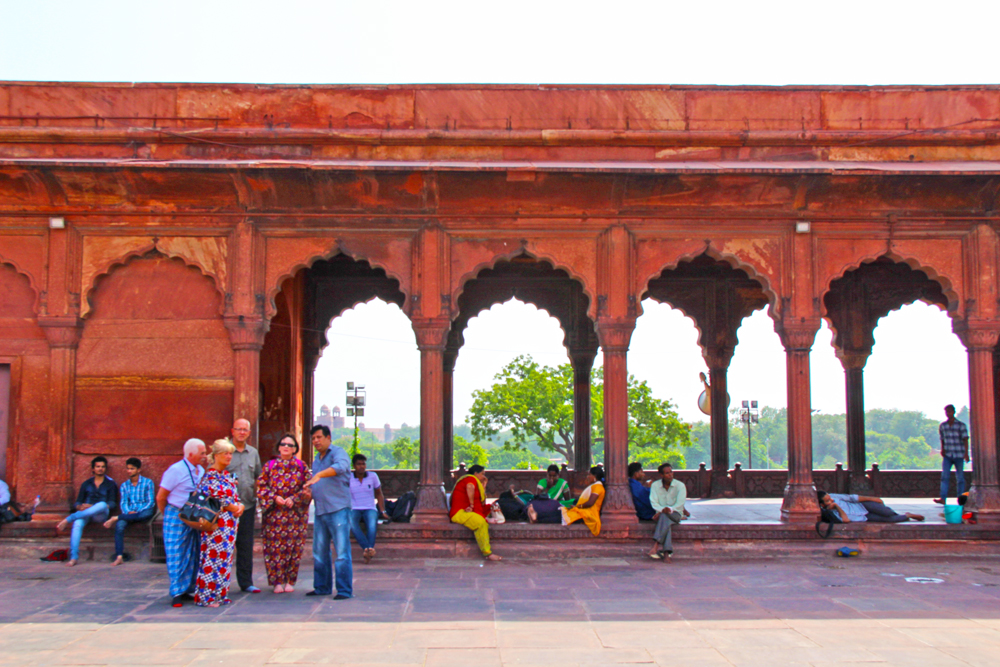 muslim-mosque-delhi-jama-masjid-tourists