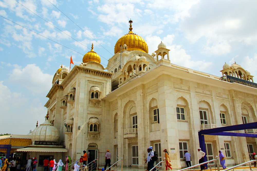 sikh-temple-gurudwara-bangla-sahib-house-of-worship-delhi