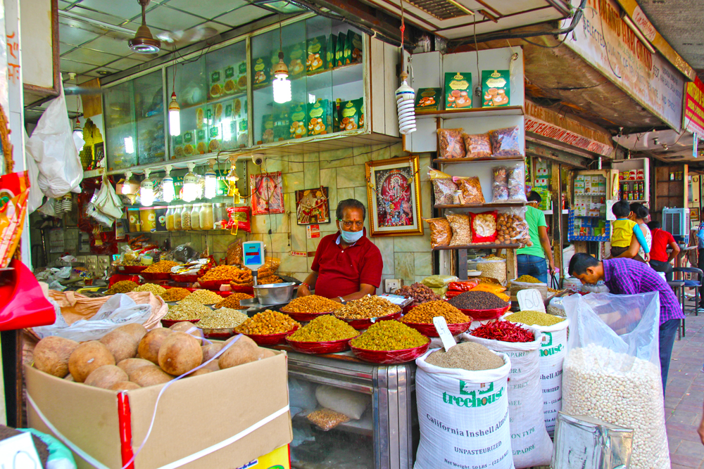 spice-market-stalls-delhi-india-tour-food