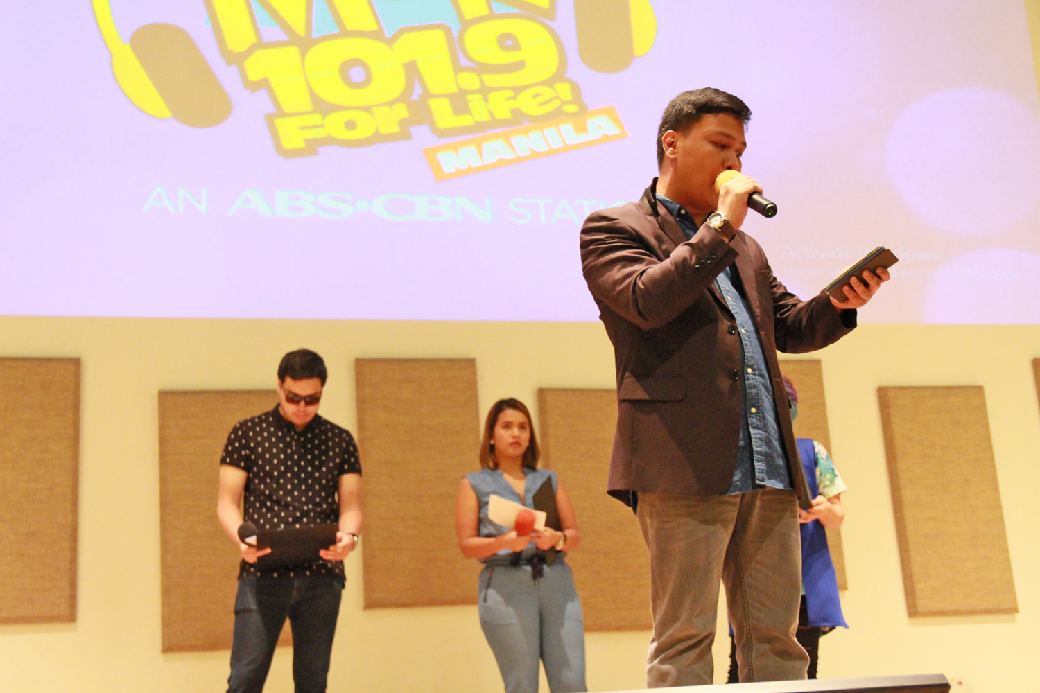 dj-reggi-mor-live-in-singapore-philip-bonard