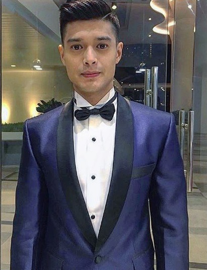 jc-de-vera-tuxedo-blue-star-magic-ball-2016