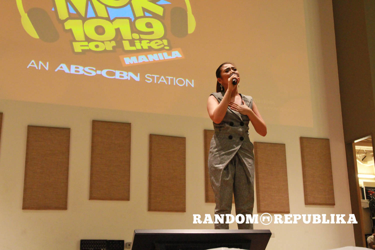 morisette-amon-mor-live-in-singapore-concert