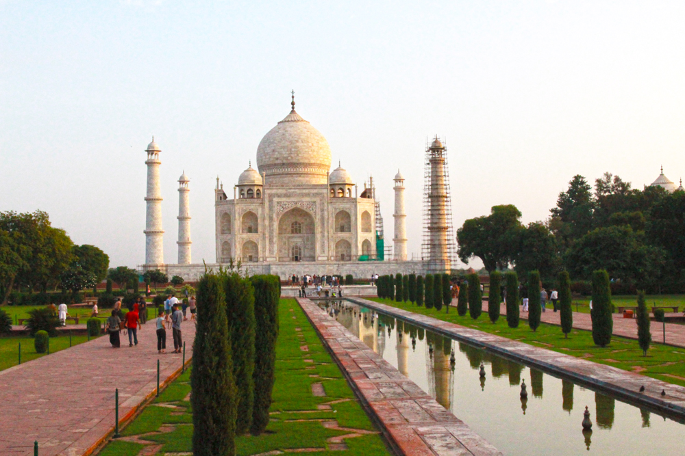 taj-mahal-agra-india-garden-walkway-entrance