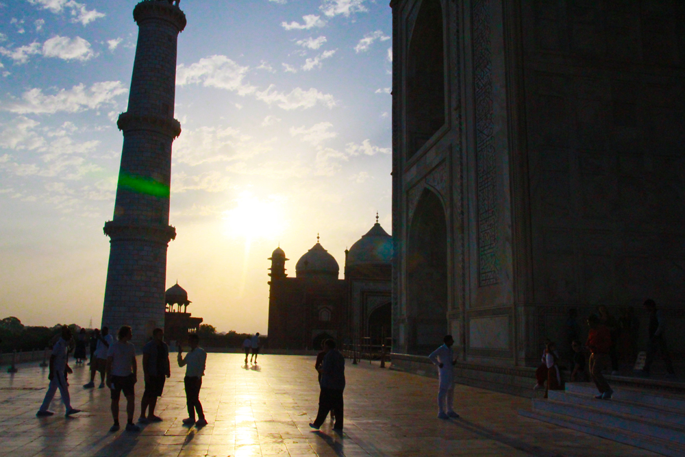 taj-mahal-sunrise-saturday-morning-agra-india