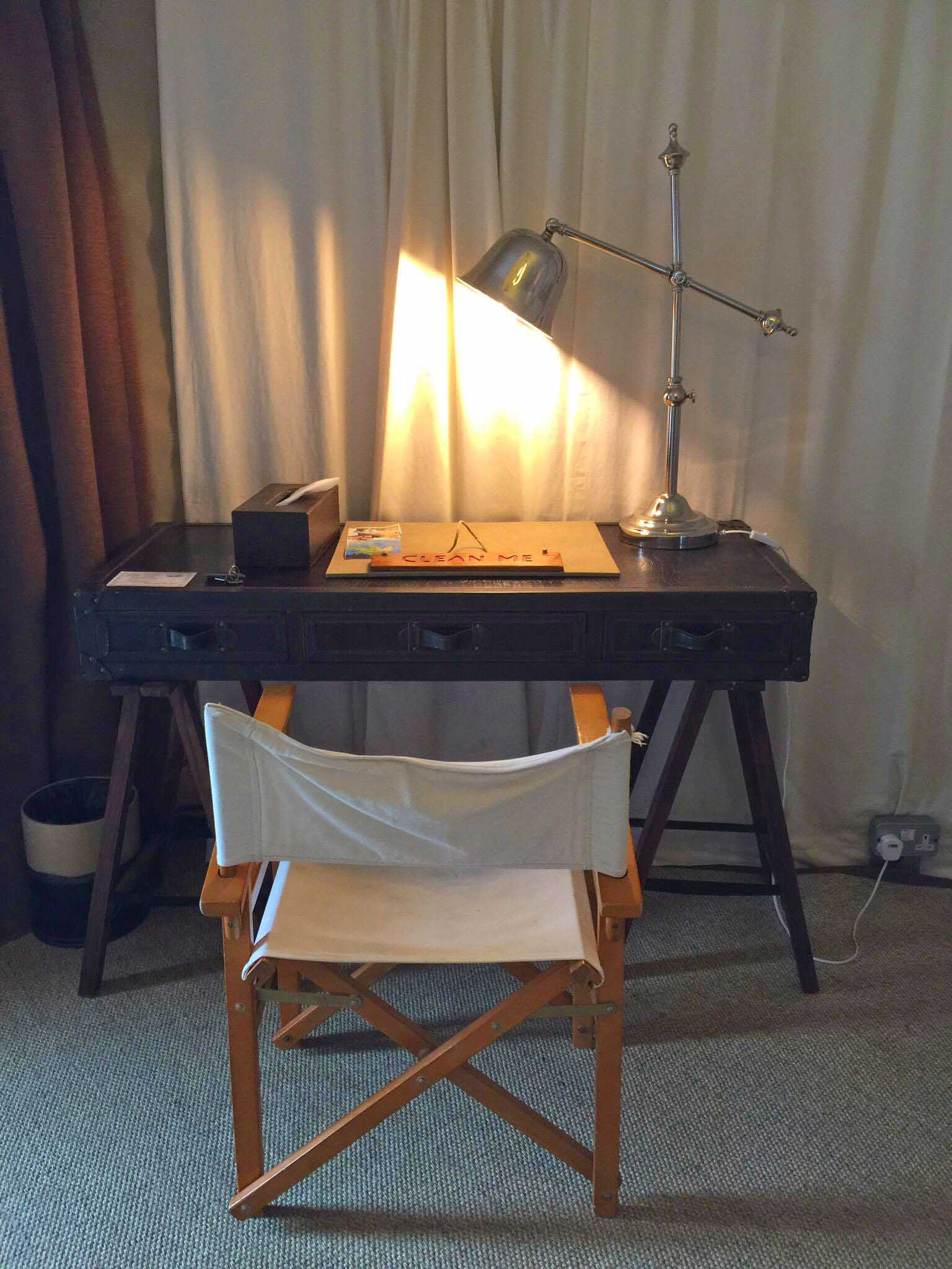 the-canopi-chair-inside-the-room