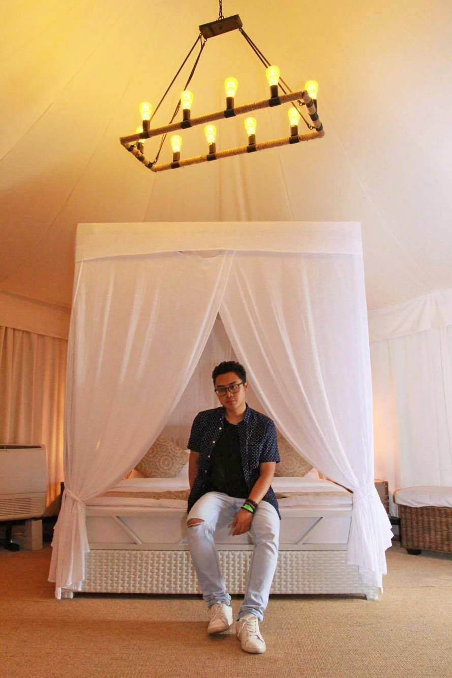the-canopi-tent-bed-pillows-sofa-room-deluxe-standard-bintan-singapore