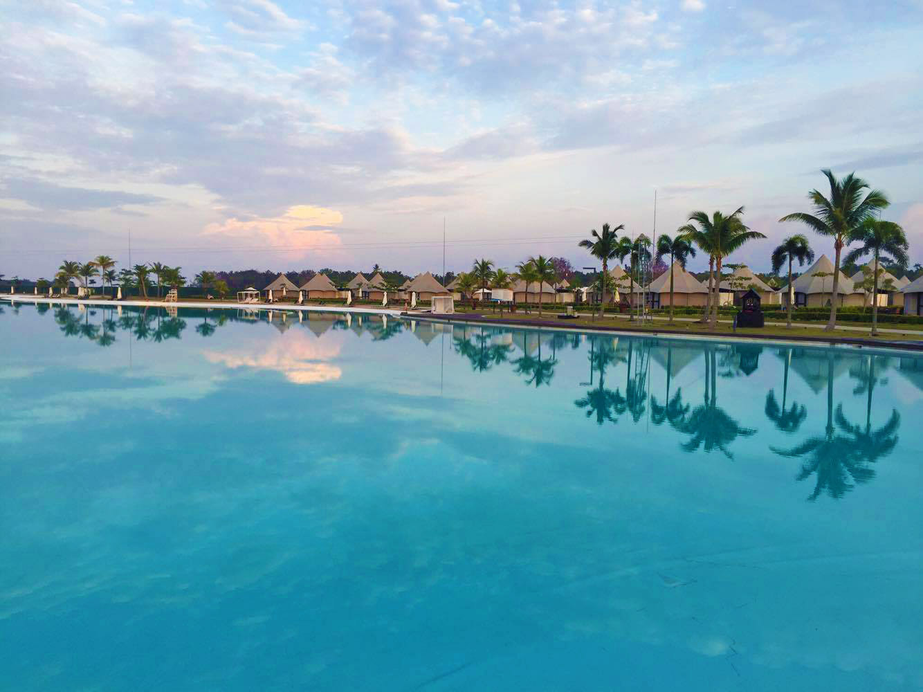 the-canopi-tents-mirror-reflection-pool-bintan-resorts