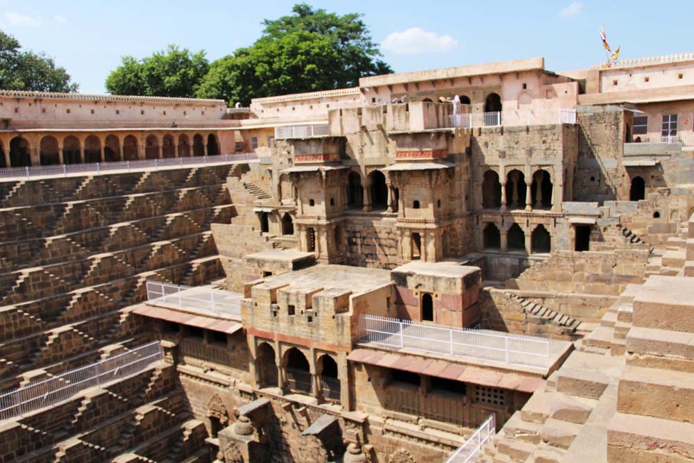 chand-baori-ancient-rajasthan-stepwell-ancient-india-jaipur-rajasthan-people-face-of-indian-batman-film-location-hindu-carving