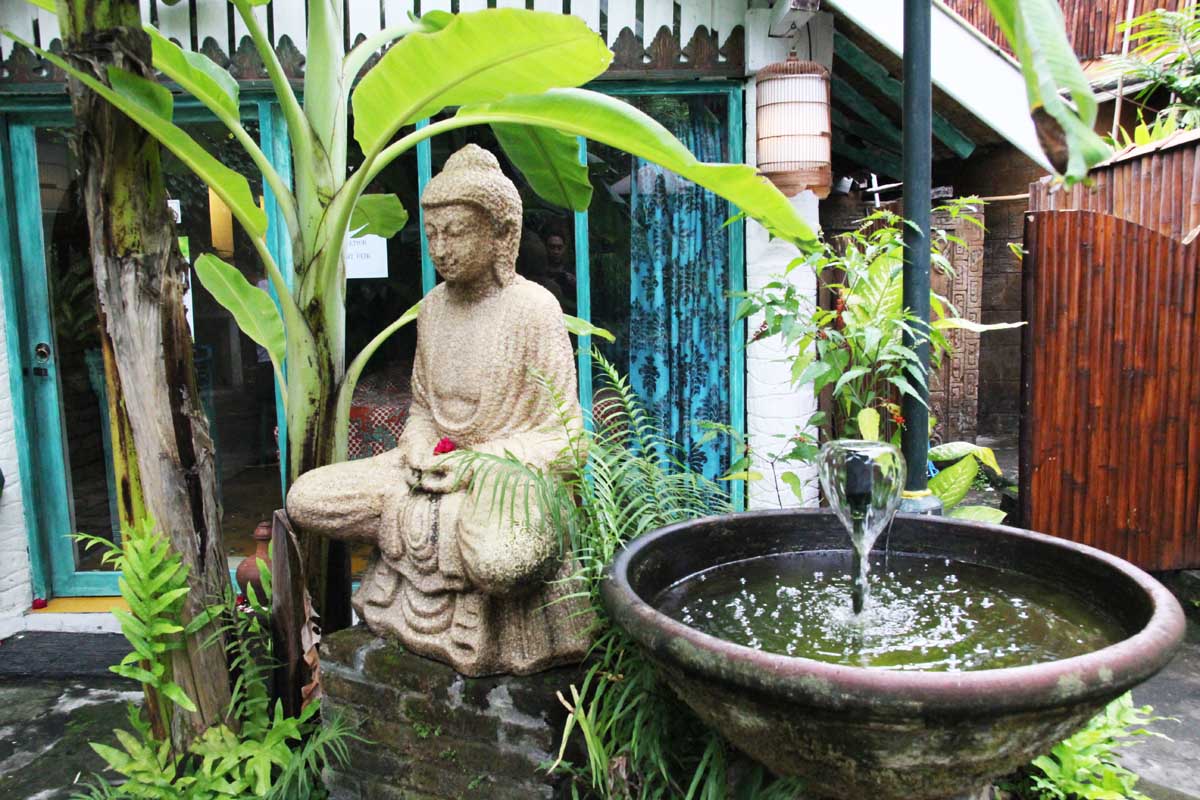 dusun-jogja-village-inn-outdoor-garden-yogyakarta-indonesia