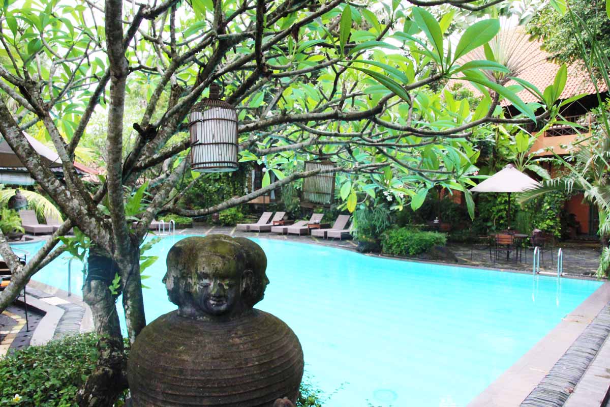 dusun-jogja-village-inn-swimming-pool-art-relic-yogyakarta-indonesia