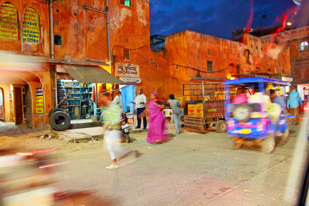 jaipur-at-night-india-street-photography-colorful